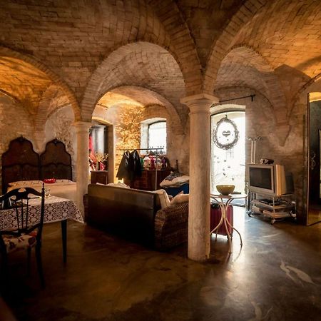 Lo Scrigno Di Lara Villa Ceresara Екстериор снимка