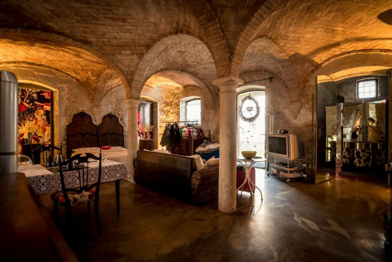 Lo Scrigno Di Lara Villa Ceresara Екстериор снимка